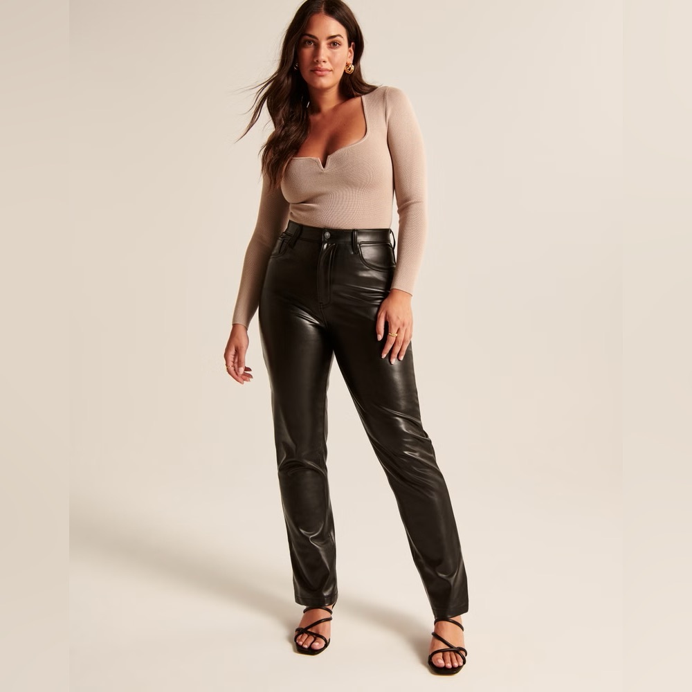 Abercrombie Curve Love 90’s Straight Ultra High Rise Vegan Leather Pants